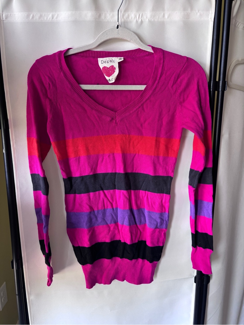 Vintage Y2K Derek Heart Pink Striped V-Neck Sweater